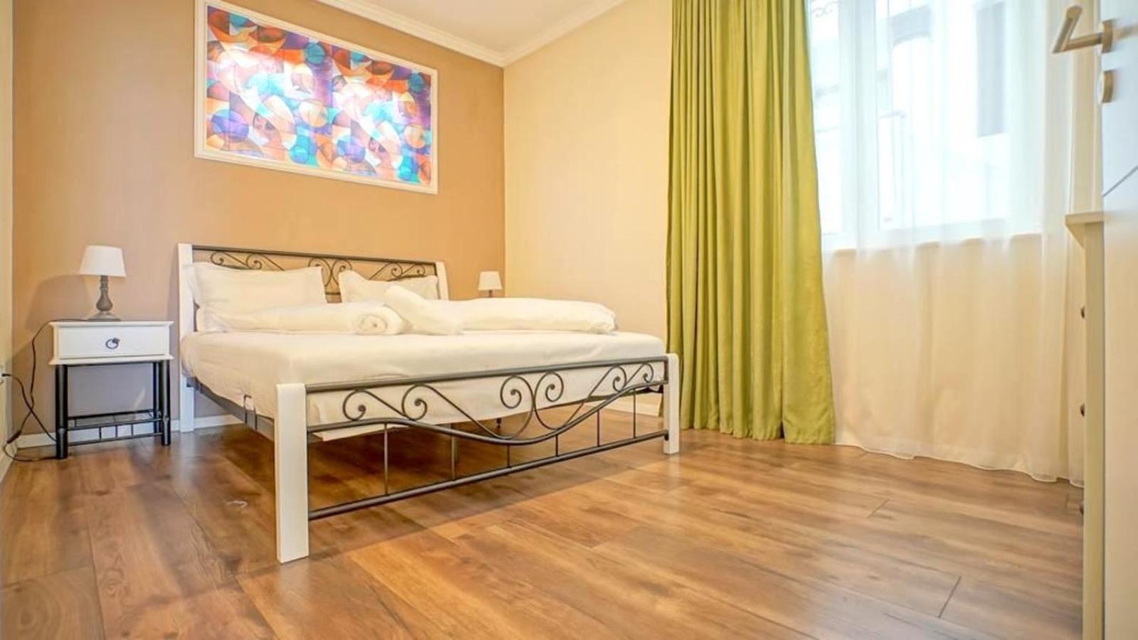 Maximus Apartment *